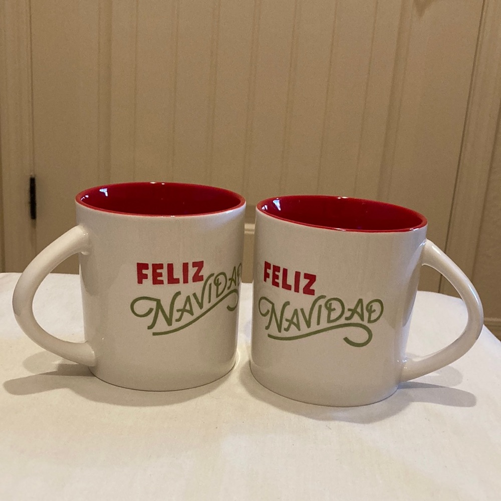 Feliz Navidad Set of 2 Oversized Coffee Tea Mugs Cups White Red and Green  16 Oz